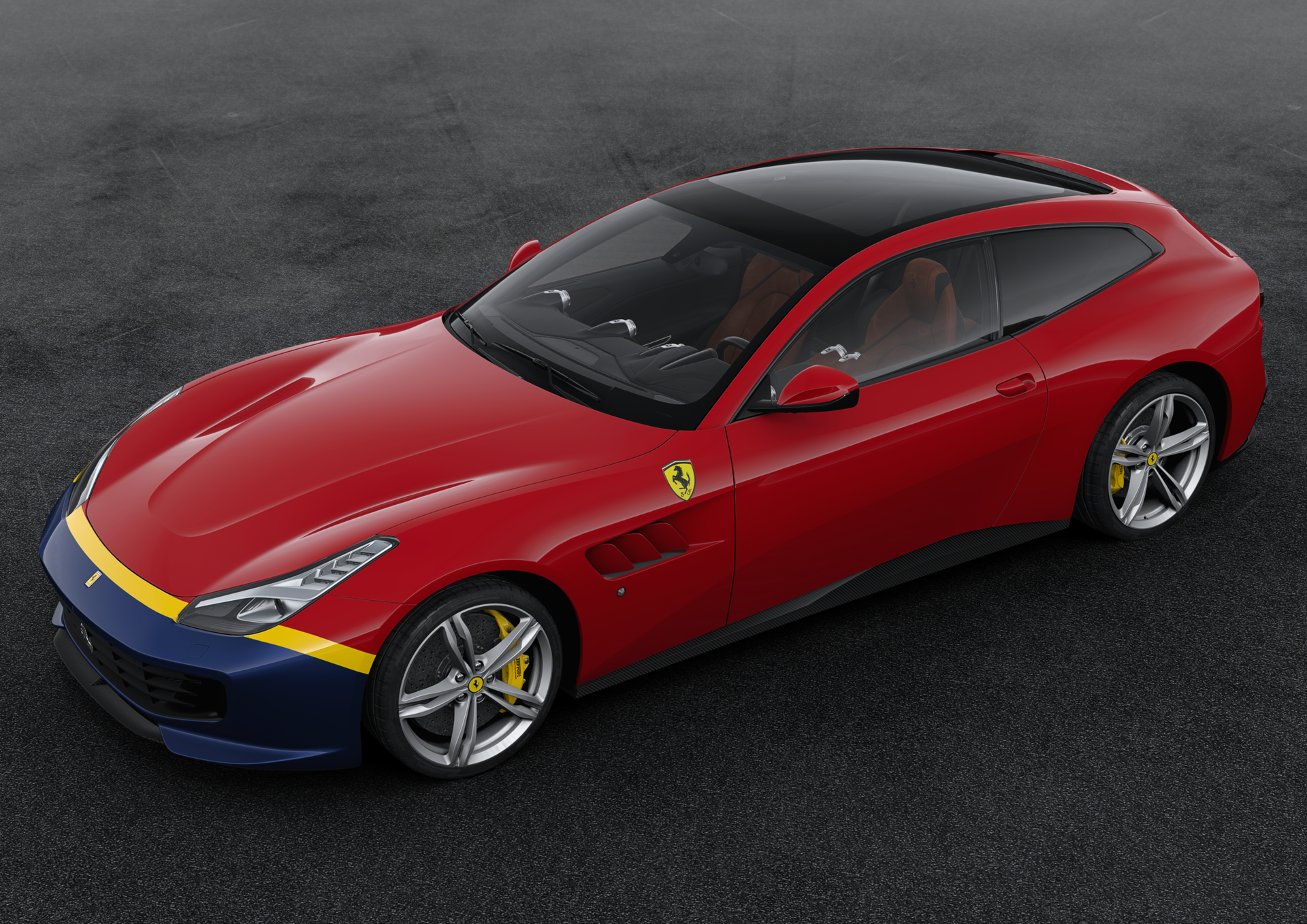 _18_290_MM_GTC4Lusso_Esterni-1920x0_PNJR