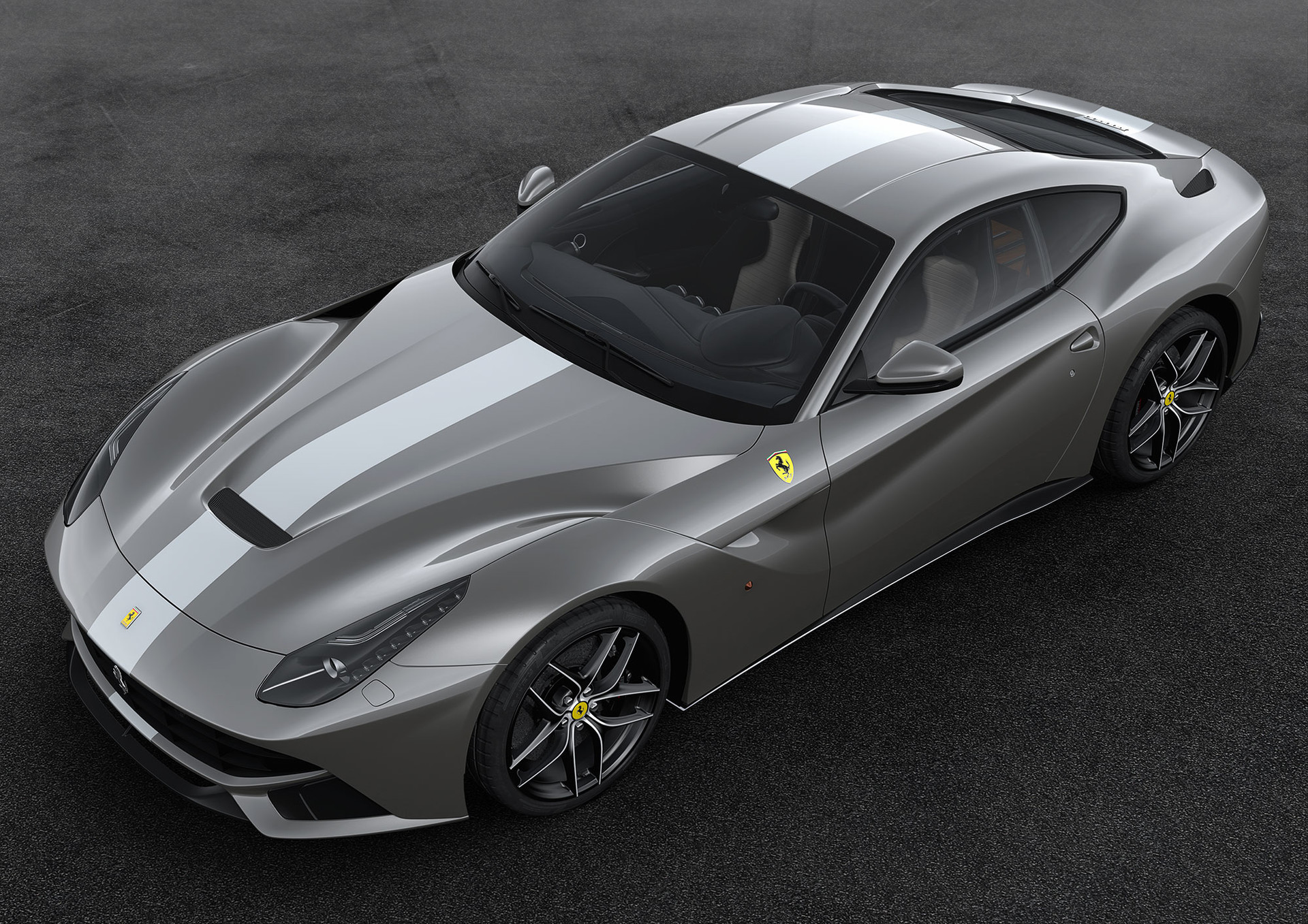 _36_275GTB_F12_Esterni-1920x0_E4PCQ5.jpg